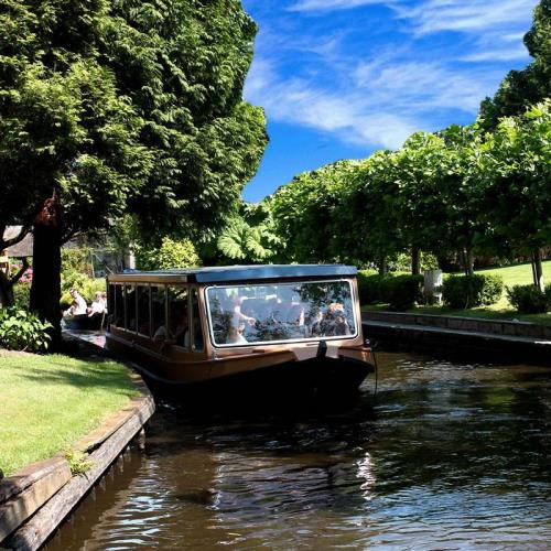 Canal Cruise Giethoorn